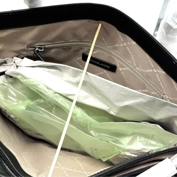 Michael Kors Voyager Large Color-Block Signature Tote Bag - Optic White Multi - Picture 10 of 11